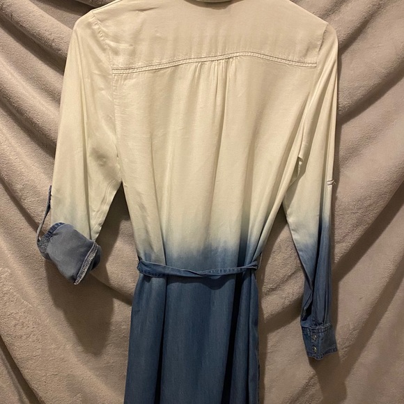 Collared Buttoned LS Blue/off-White Dress w/ belt - Picture 2 of 6